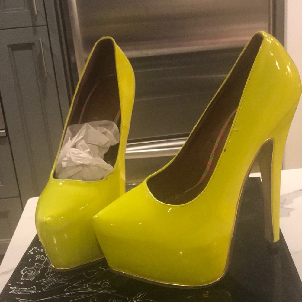 RESERVED!! Liliana heels neon yellow